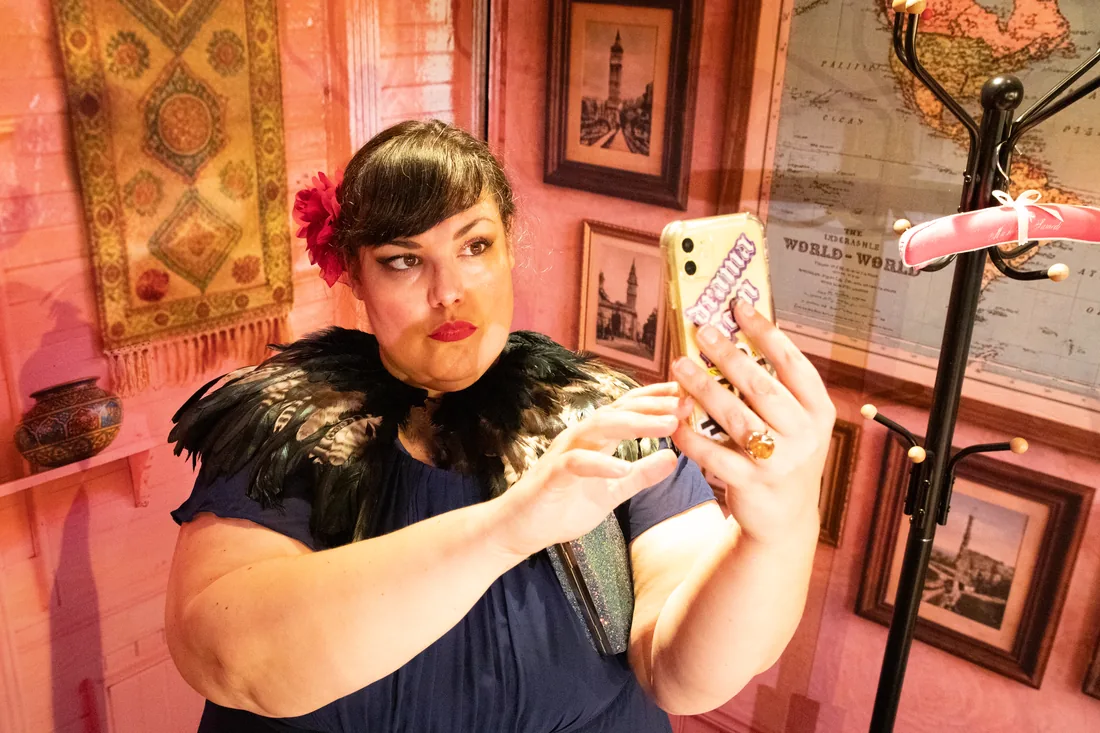 Morgane Delamare dans la comédie Les Cousines
